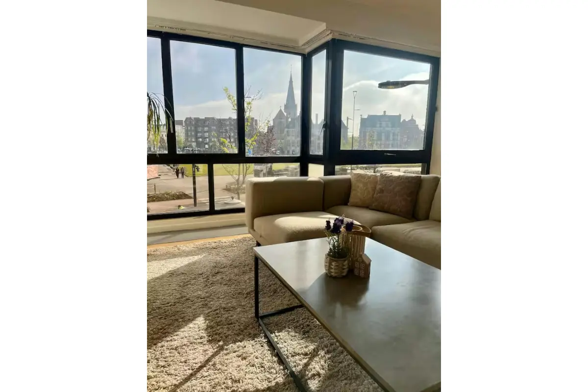 Appartement te  huur in Sint-Niklaas 9100 2000.00€  slaapkamers m² - Zoekertje 752652