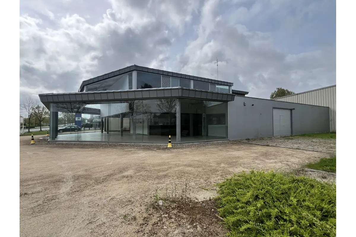Handelszaak te  huur in Zottegem 9620 4300.00€  slaapkamers 660.00m² - Zoekertje 751762