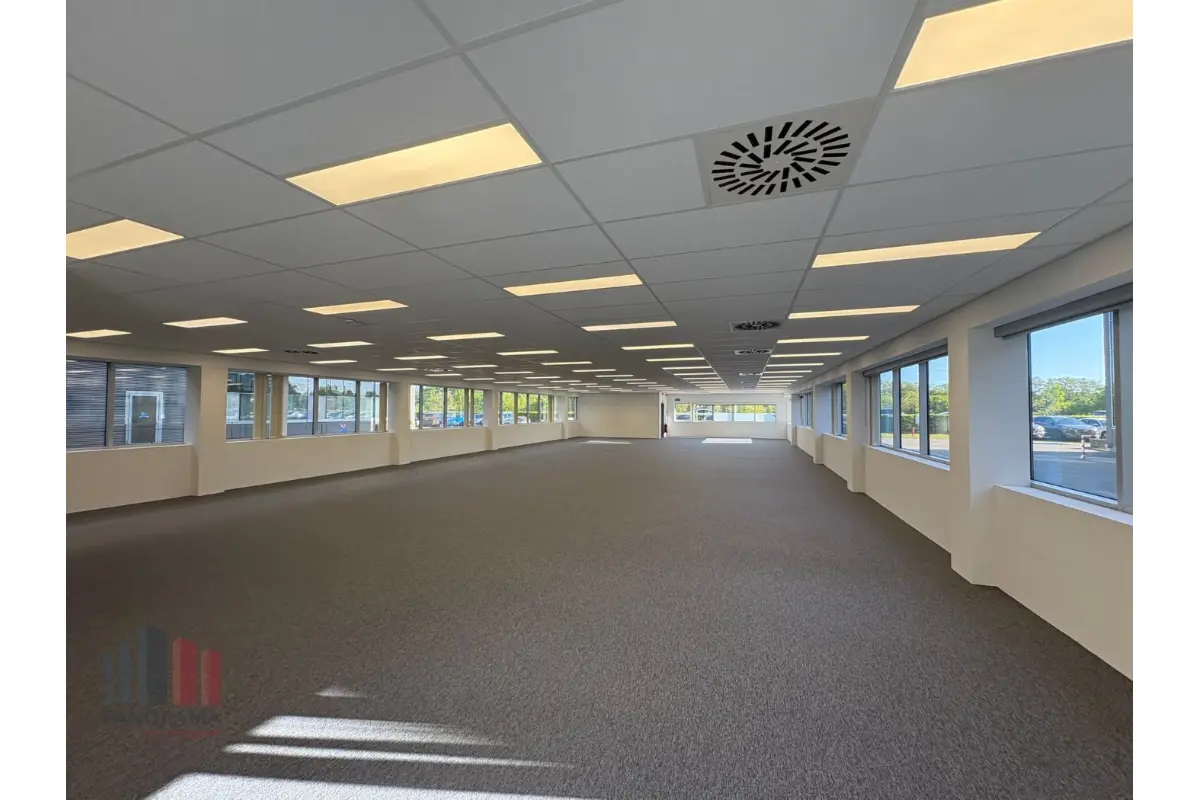 Handelszaak te  huur in Merelbeke 9820 9210.00€  slaapkamers 961.00m² - Zoekertje 752534