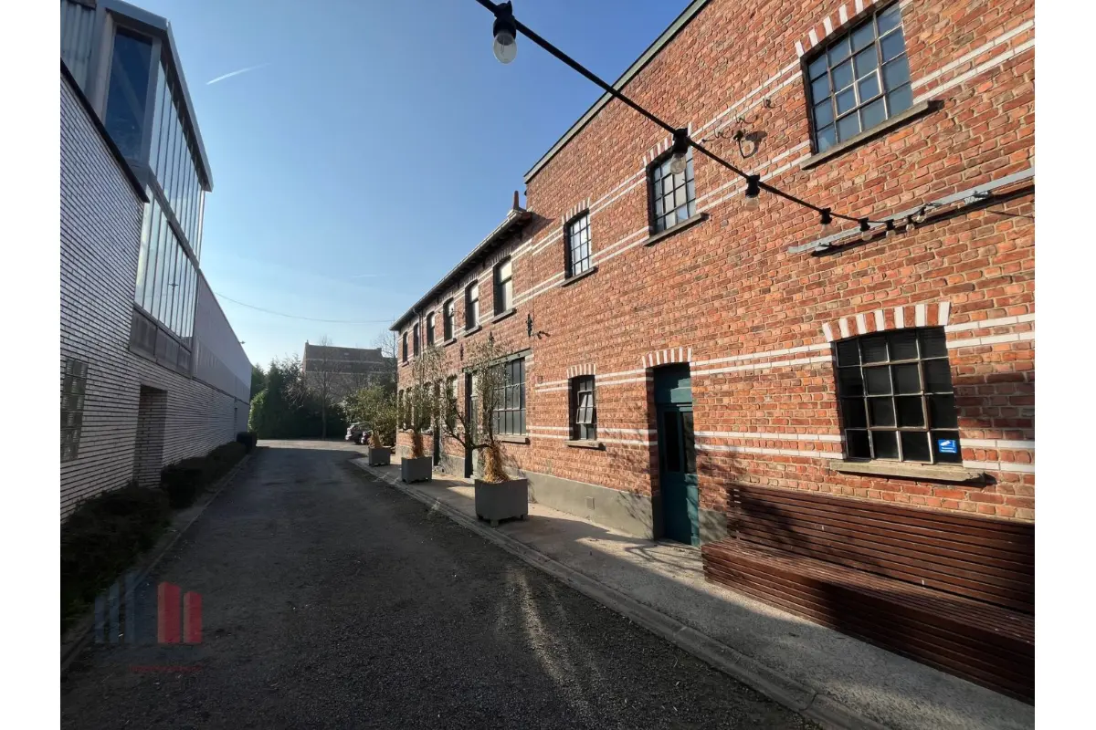 Handelszaak te  huur in Drongen 9031 4000.00€  slaapkamers 573.00m² - Zoekertje 752544