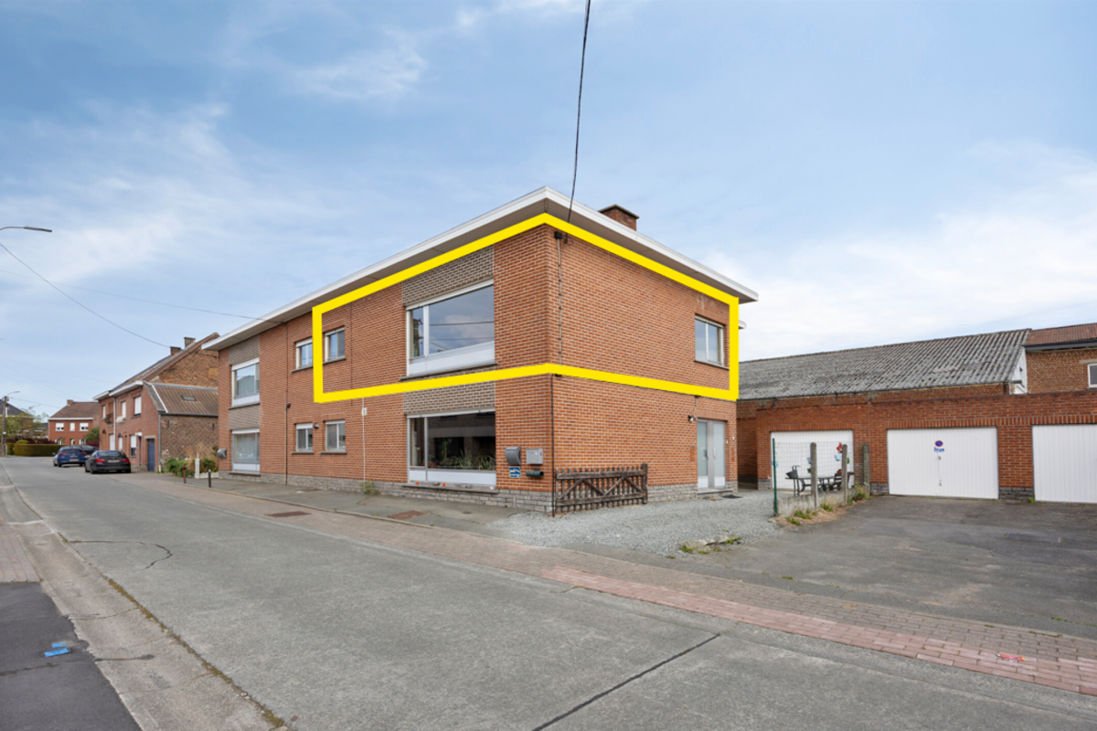 Appartement te  koop in Geraardsbergen 9500 175000.00€ 2 slaapkamers 92.00m² - Zoekertje 752968