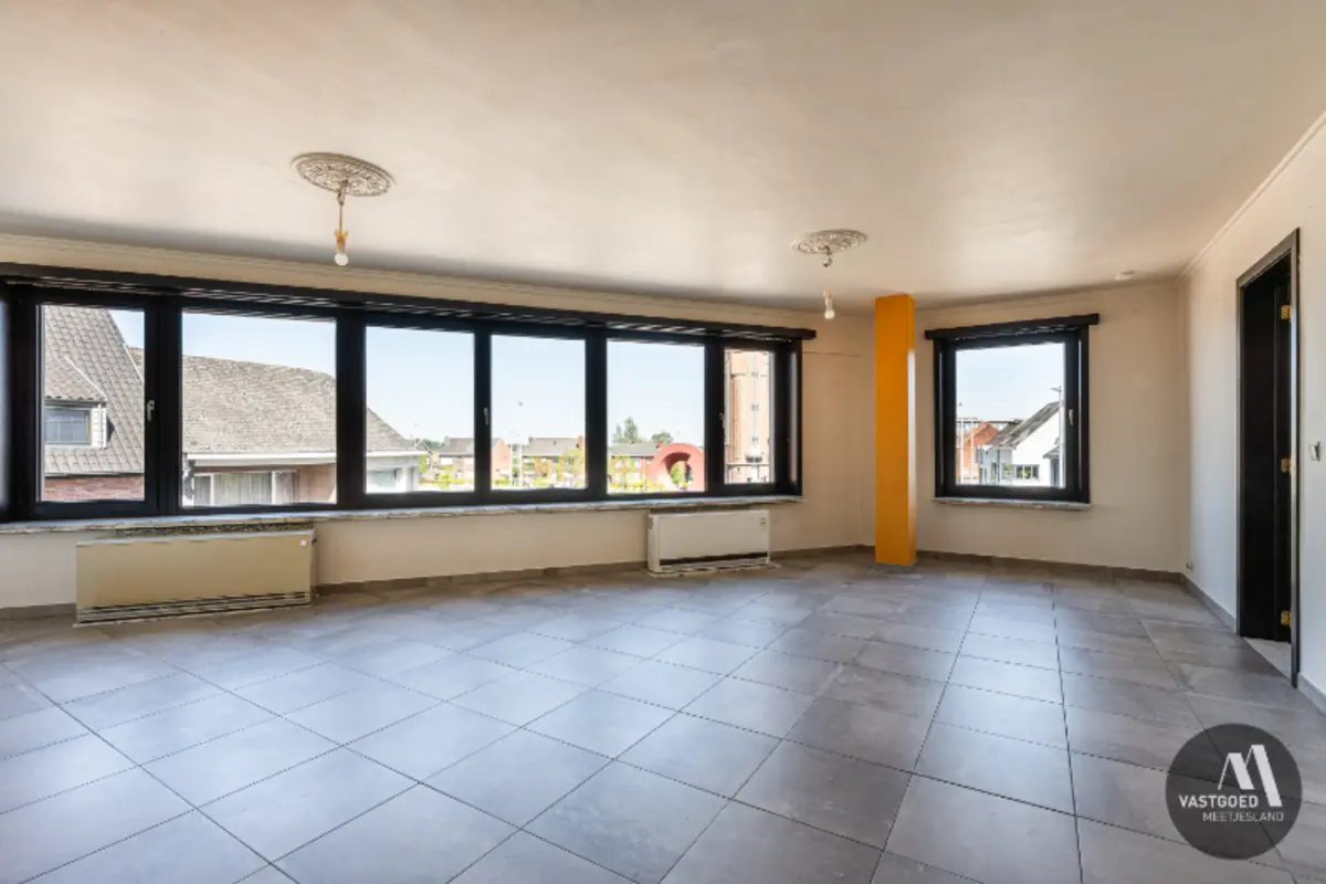 Appartement te  koop in Eeklo 9900 175000.00€ 1 slaapkamers 85.00m² - Zoekertje 754048