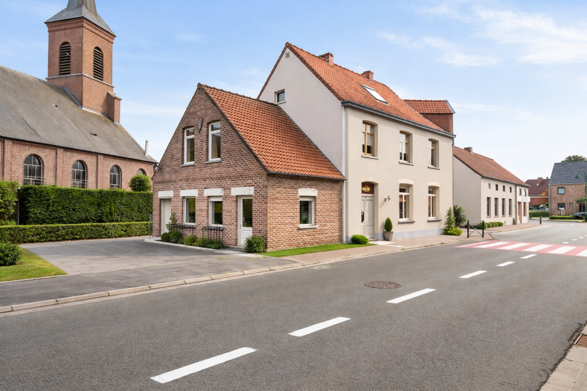 Appartementsgebouw te  in Mont-de-l'Enclus 7750 275000.00€  slaapkamers 483.00m² - Zoekertje 753805