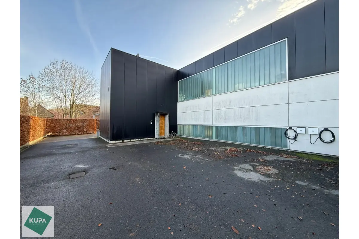 Handelszaak te  huur in Merelbeke 9820 2500.00€  slaapkamers 234.00m² - Zoekertje 754655