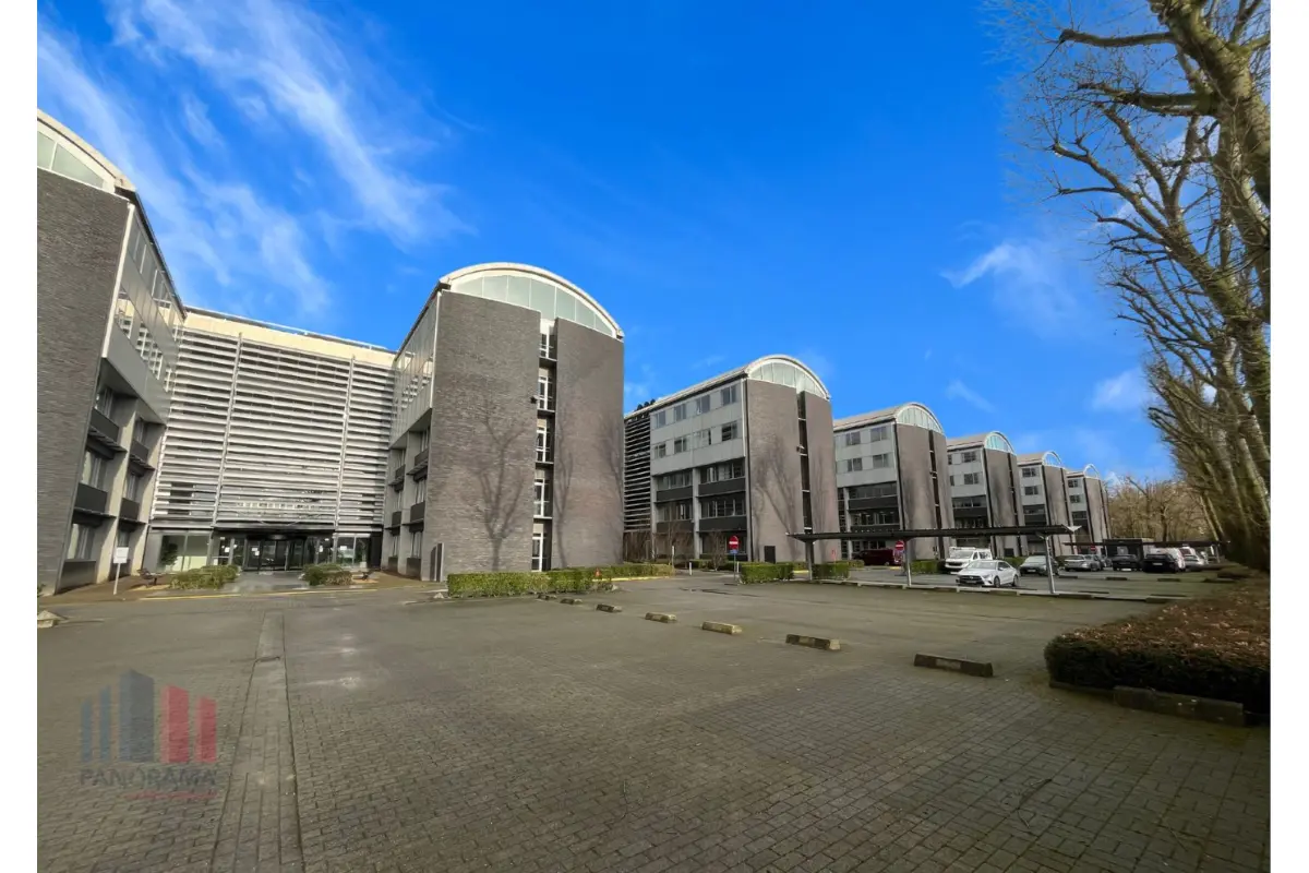 Handelszaak te  huur in Merelbeke 9820 4960.00€  slaapkamers 384.00m² - Zoekertje 755042