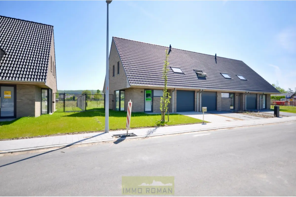 Huis te  huur in Kluisbergen 9690 1200.00€ 4 slaapkamers m² - Zoekertje 754997
