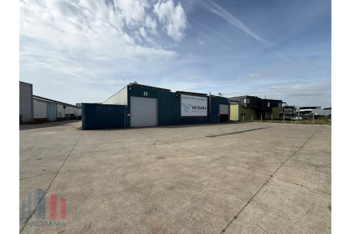 Handelszaak te  huur in Deinze 9800 1175.00€  slaapkamers 299.00m² - Zoekertje 755956