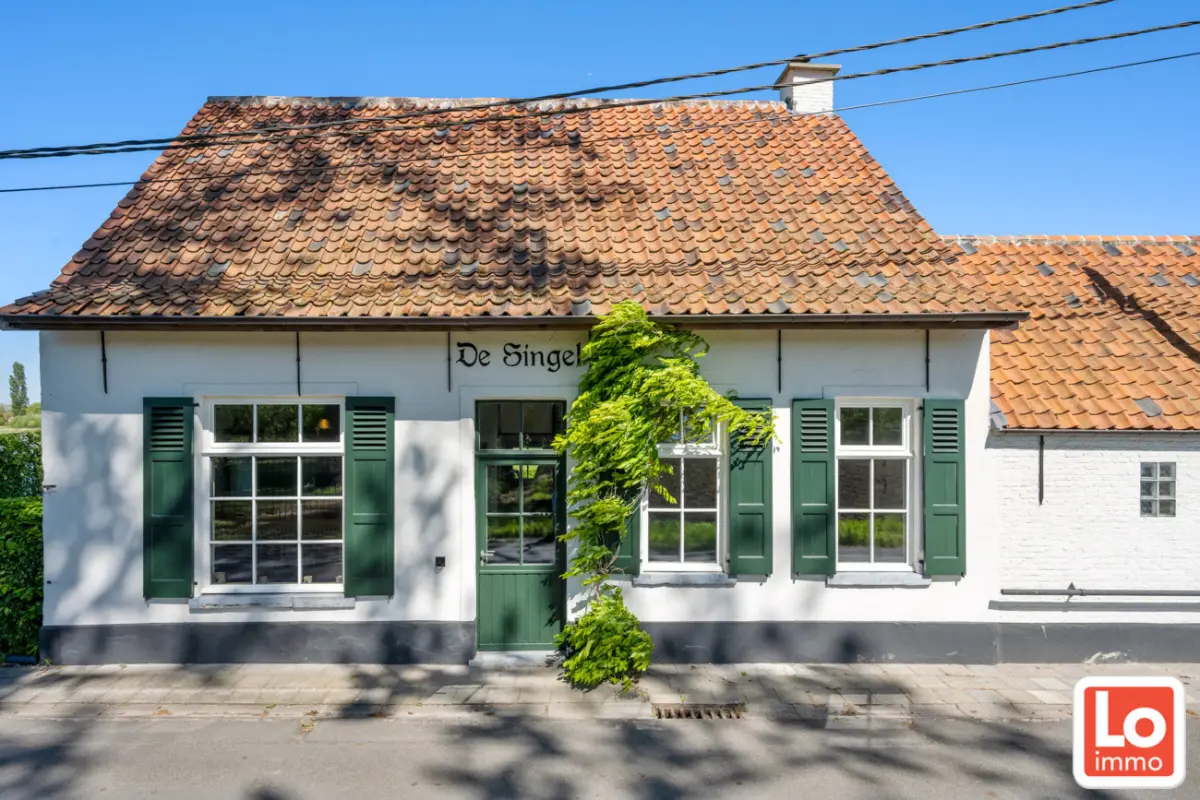 Handelszaak te  huur in Lokeren 9160 2250.00€  slaapkamers m² - Zoekertje 755946