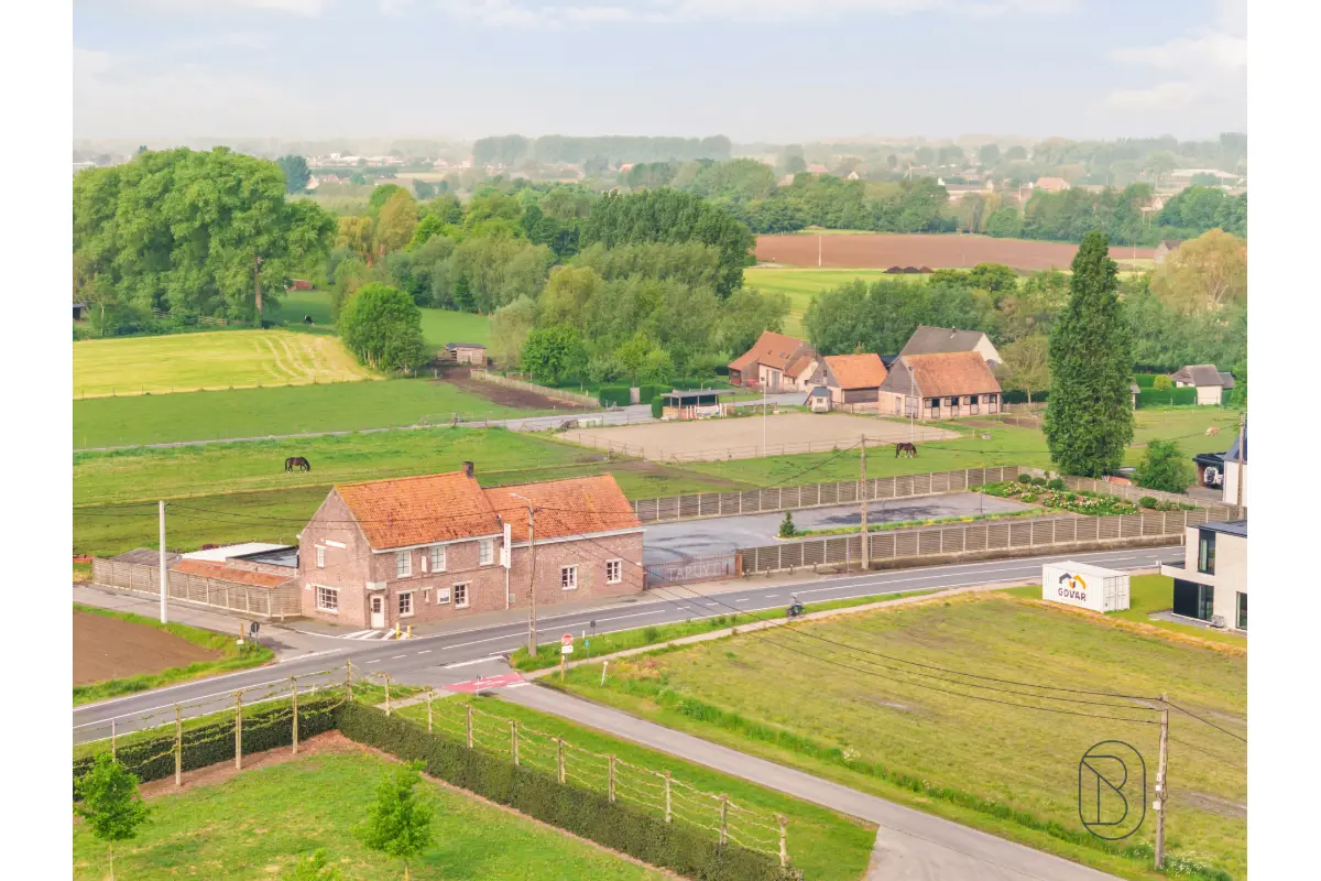 Handelszaak te  koop in Deinze 9800 695000.00€  slaapkamers 366.00m² - Zoekertje 755258