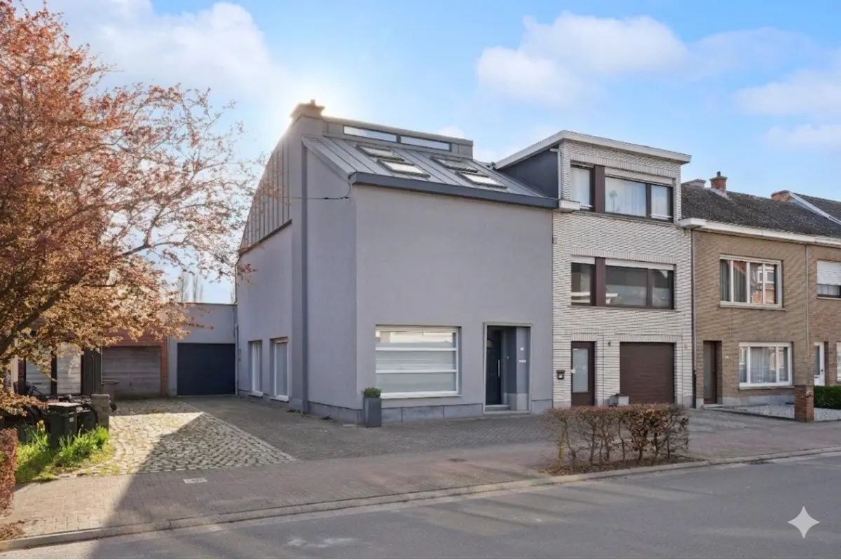Huis te  koop in Zele 9240 445000.00€ 3 slaapkamers 999.00m² - Zoekertje 756984