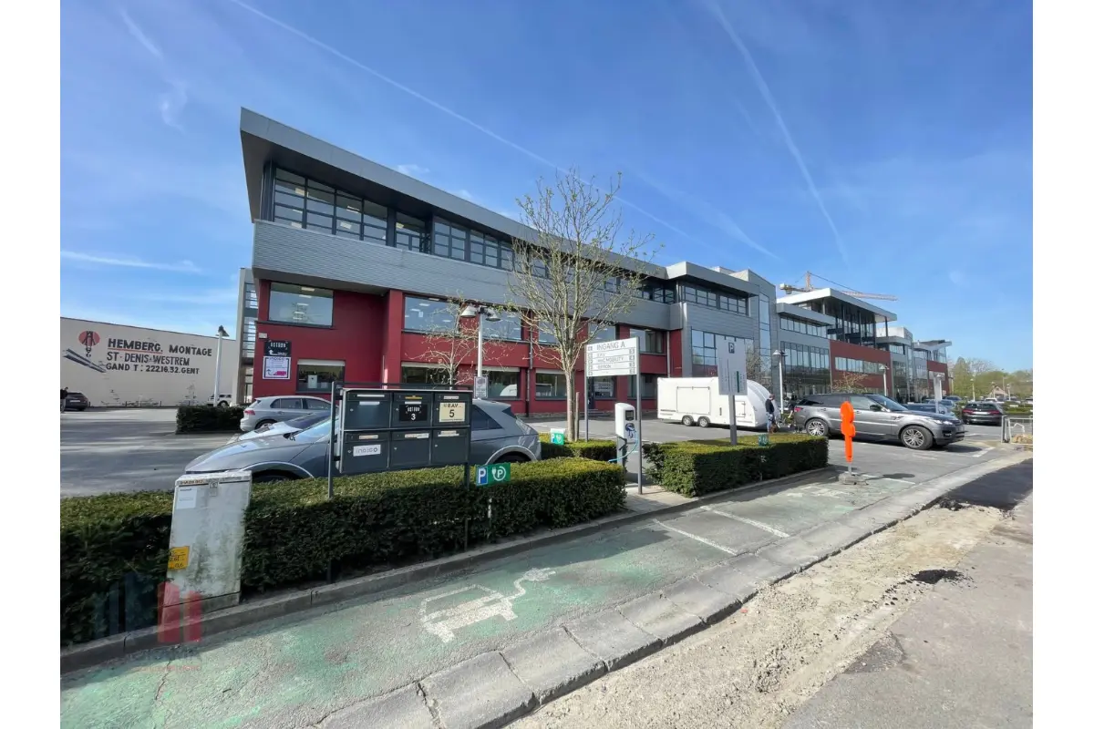 Handelszaak te  huur in Sint-Denijs-Westrem 9051 3263.00€  slaapkamers 270.00m² - Zoekertje 757365