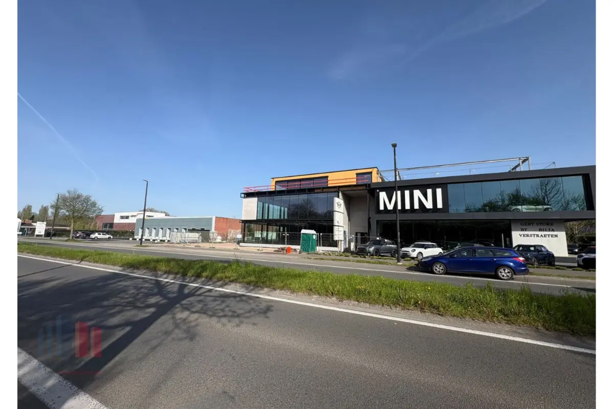 Handelszaak te  huur in Sint-Denijs-Westrem 9051 26102.00€  slaapkamers 1870.00m² - Zoekertje 757341