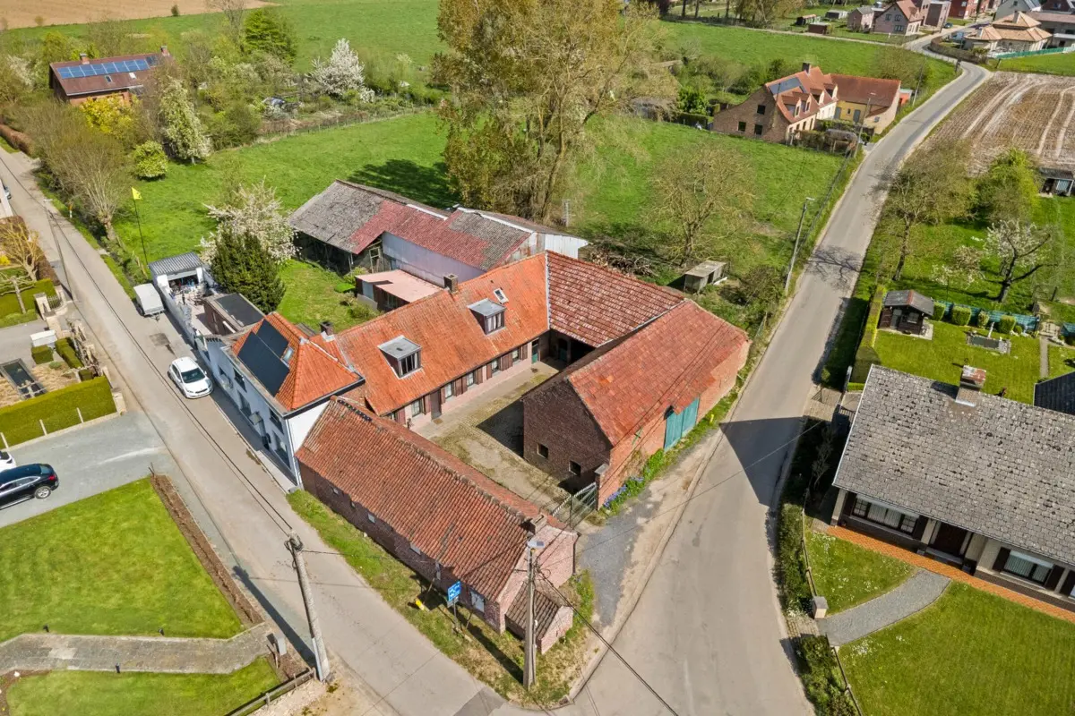 Boerderij te  in Brakel 9660 435000.00€ 3 slaapkamers 112.00m² - Zoekertje 758818