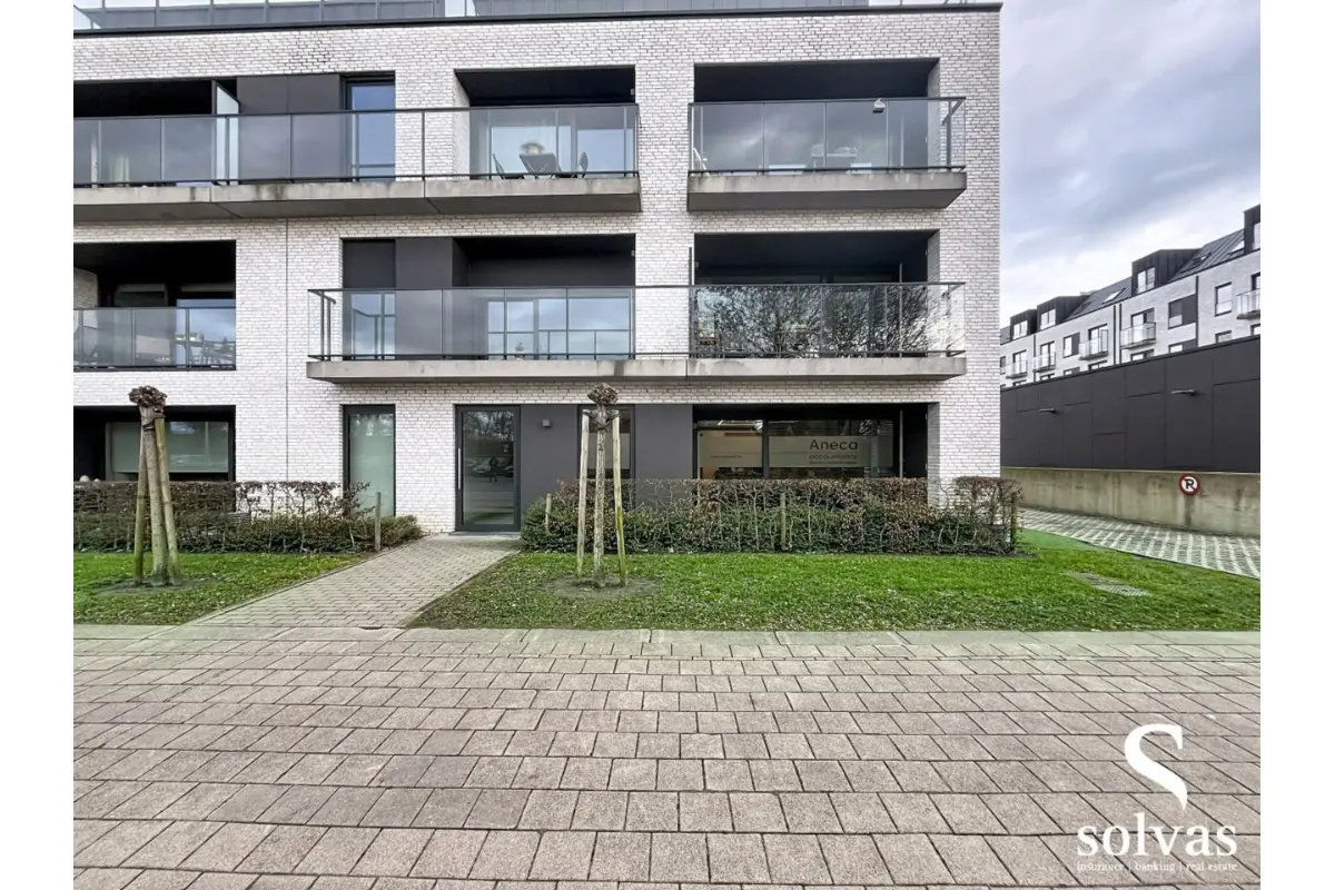 Handelszaak te  huur in Aalter 9880 1100.00€  slaapkamers 150.00m² - Zoekertje 758933
