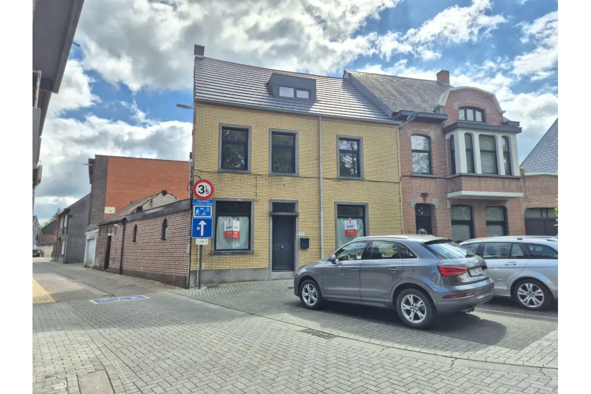 Huis te  huur in Lede 9340 1550.00€ 5 slaapkamers m² - Zoekertje 759157