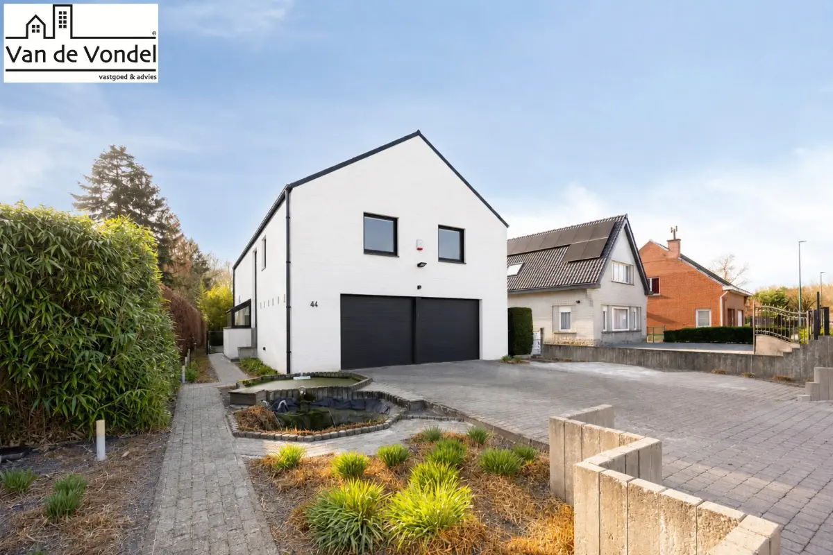 Huis te  koop in Erembodegem 9320 459000.00€ 6 slaapkamers 265.00m² - Zoekertje 760469