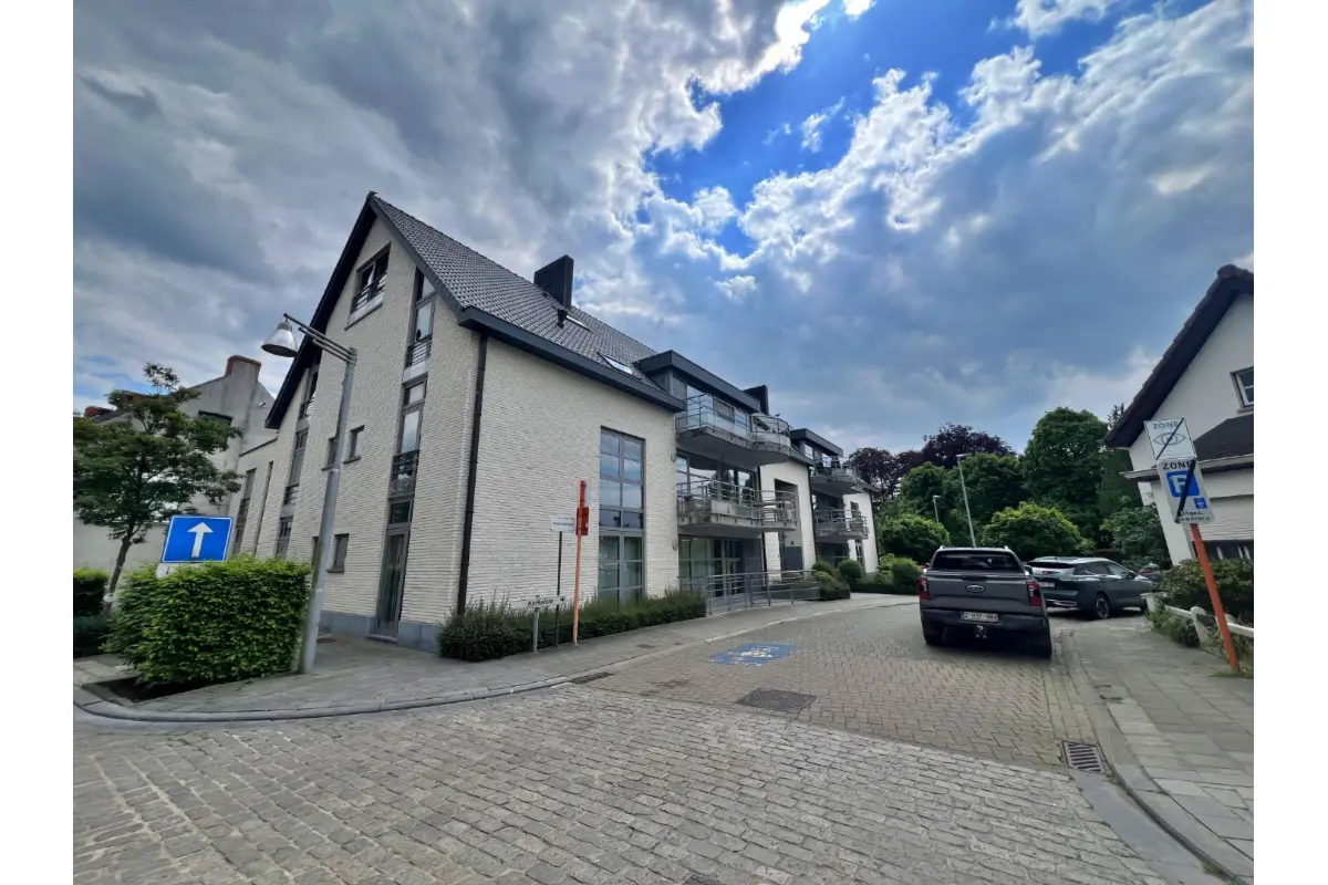 Appartement te  huur in Lovendegem 9920 975.00€ 1 slaapkamers 121.00m² - Zoekertje 760906