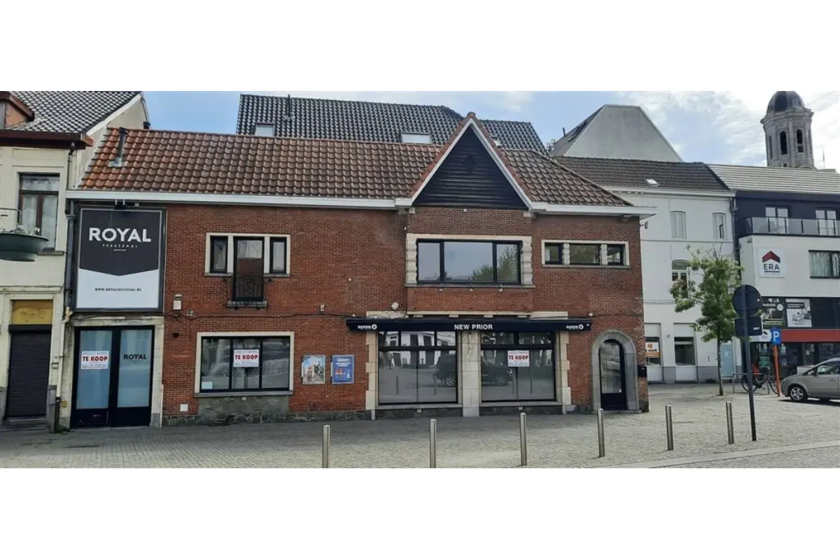 Handelszaak te  koop in Lokeren 9160 580000.00€ 2 slaapkamers 343.00m² - Zoekertje 761123