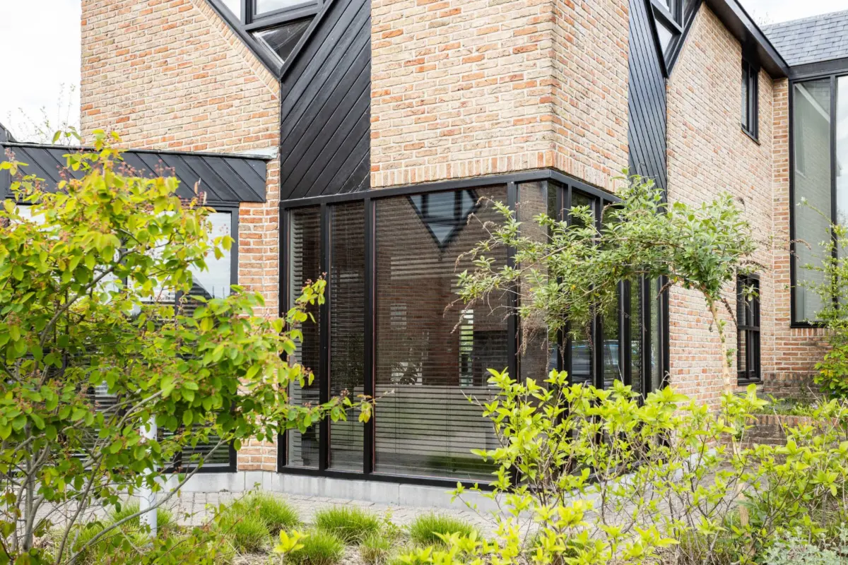 Handelszaak te  koop in Zandbergen 9506 699000.00€  slaapkamers 385.00m² - Zoekertje 761333