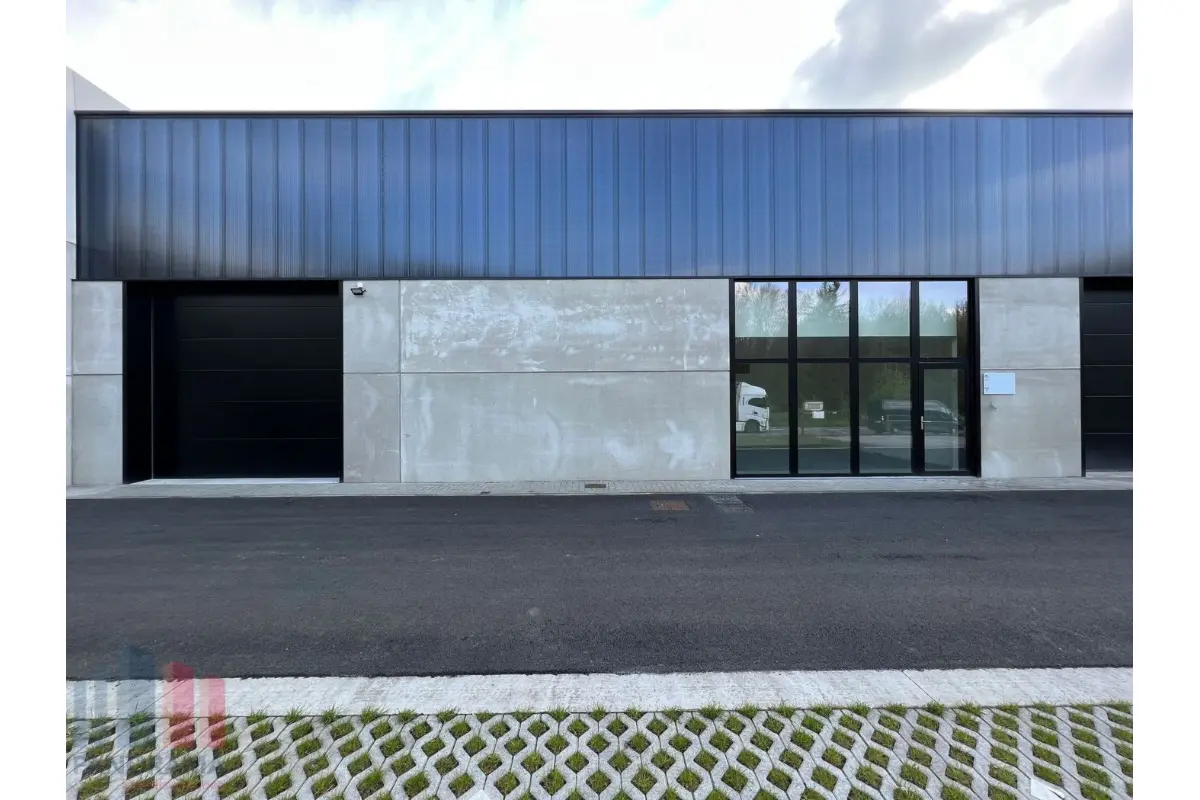 Handelszaak te  huur in Dendermonde 9200 2800.00€  slaapkamers 365.00m² - Zoekertje 763922
