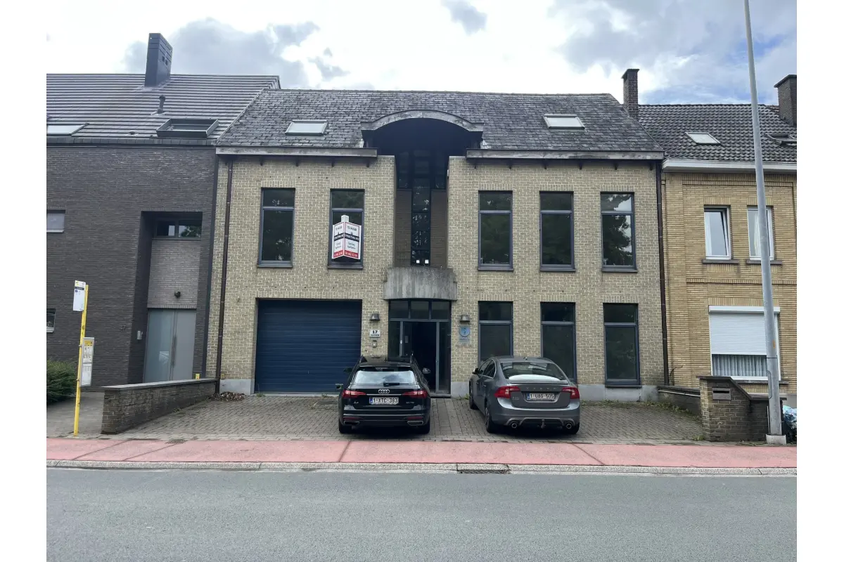 Handelszaak te  huur in Erembodegem 9320 3200.00€  slaapkamers 500.00m² - Zoekertje 763291