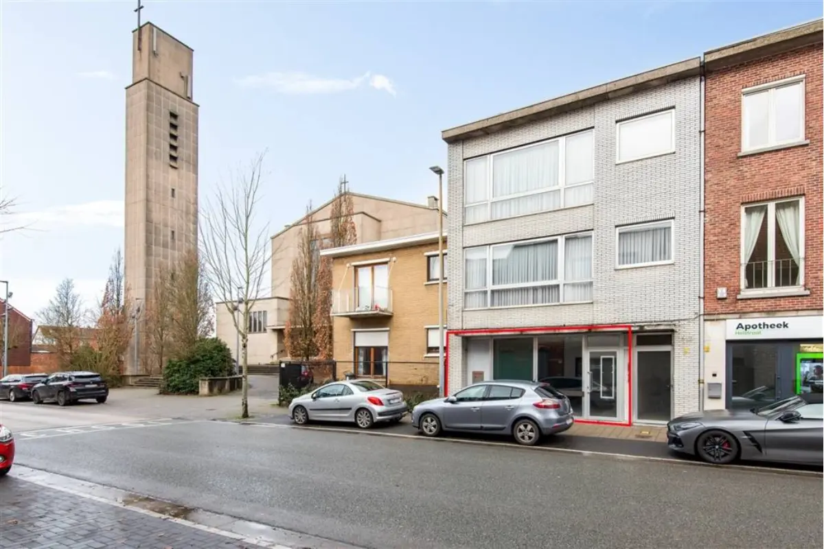 Handelszaak te  koop in Sint-Niklaas 9100 205000.00€  slaapkamers 212.00m² - Zoekertje 765282