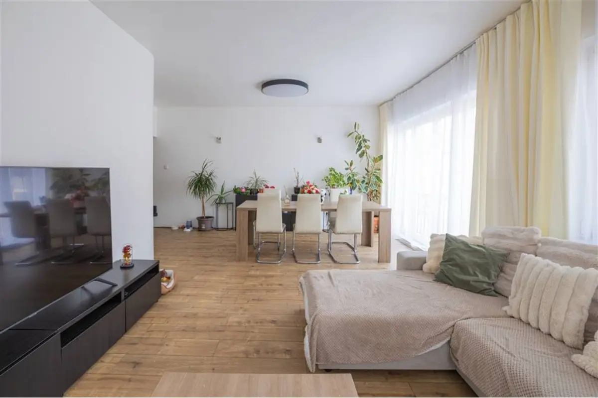 Appartement te  koop in Sint-Amandsberg 9040 259000.00€ 2 slaapkamers 90.00m² - Zoekertje 765140
