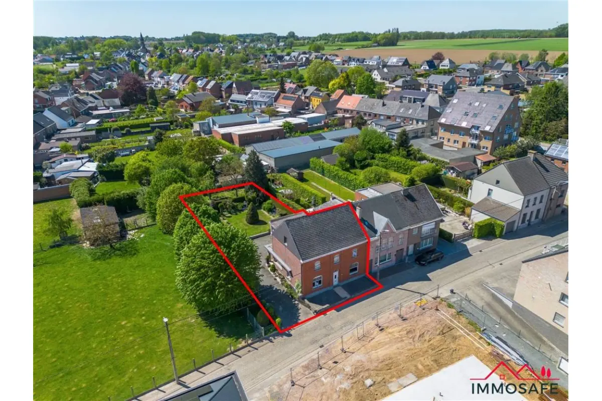 Huis te  koop in Hillegem 9550 279000.00€ 4 slaapkamers 261.00m² - Zoekertje 766272