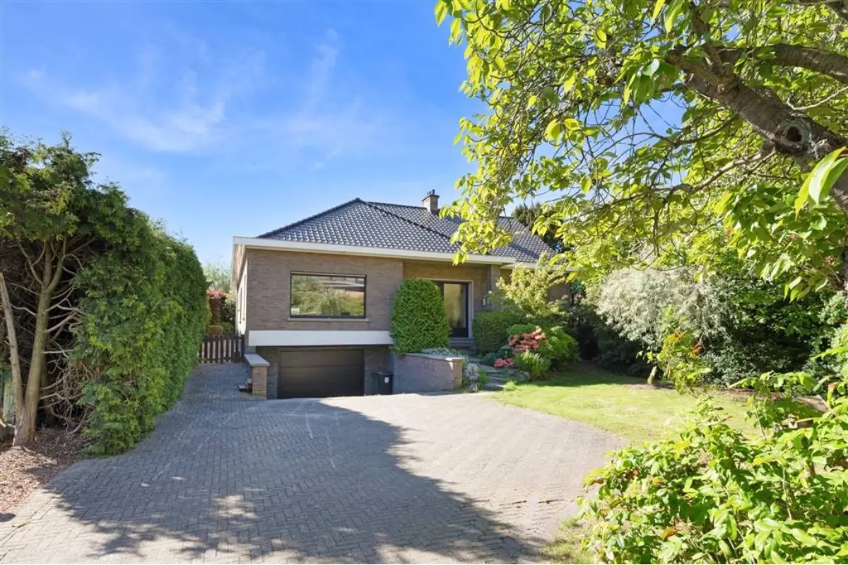 Villa te  koop in Kluisbergen 9690 445000.00€ 3 slaapkamers 333.00m² - Zoekertje 765868