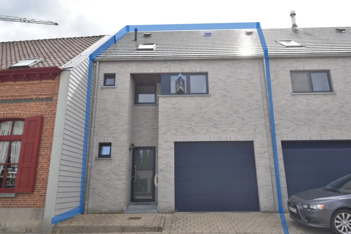 Huis te  huur in Nieuwkerken-Waas 9100 1325.00€  slaapkamers m² - Zoekertje 766506