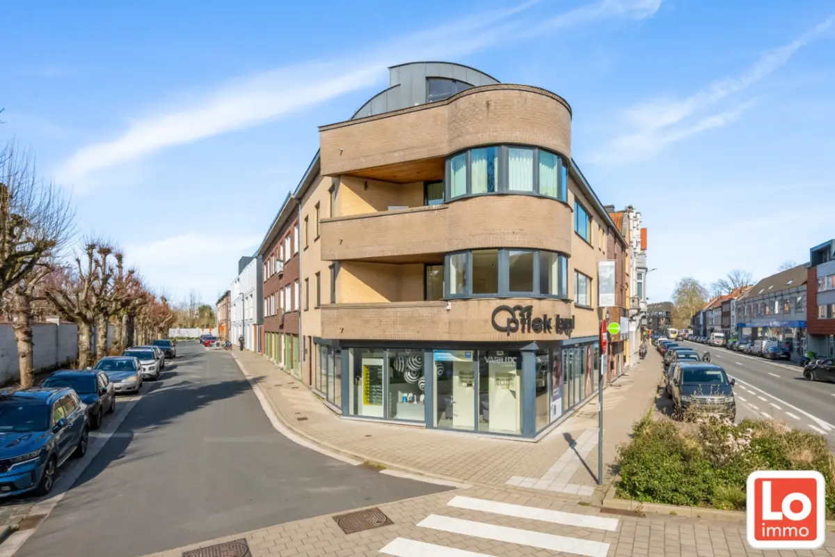Appartement te  koop in Sint-Amandsberg 9040 355000.00€ 2 slaapkamers 129.00m² - Zoekertje 768379