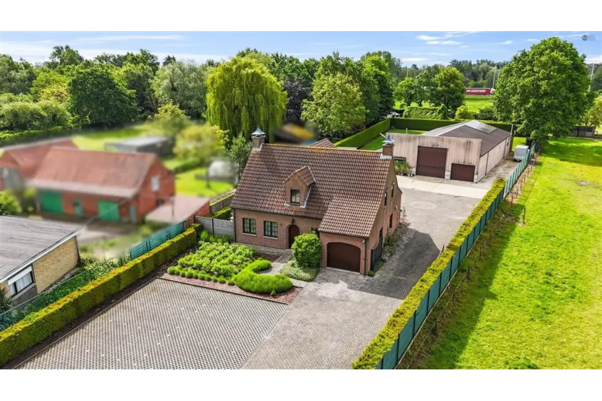 Huis te  koop in Moerbeke-Waas 9180 795000.00€ 4 slaapkamers 2791.00m² - Zoekertje 768195