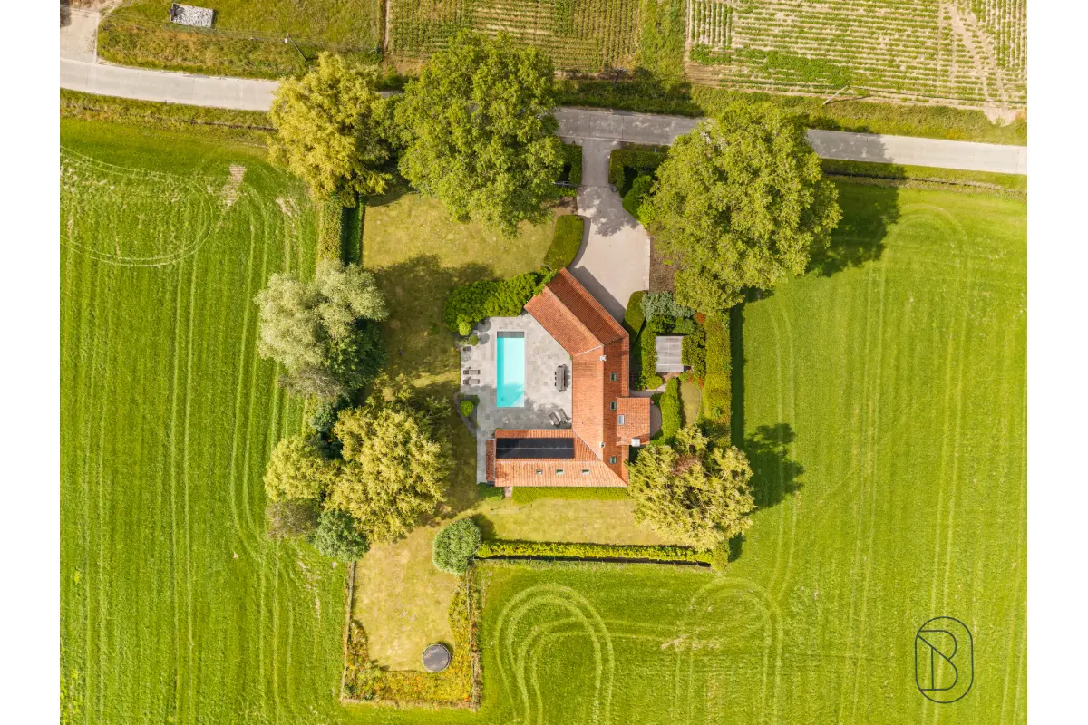 Huis te  koop in Kruishoutem 9770 1185000.00€ 5 slaapkamers 356.00m² - Zoekertje 788004