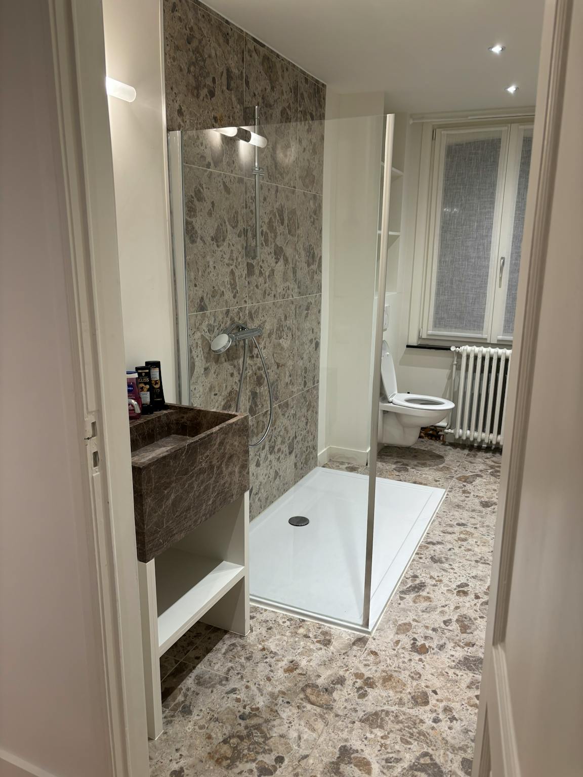 Appartement te  huur in Gent 9000 1200.00€ 1 slaapkamers 30.00m² - Zoekertje 789012
