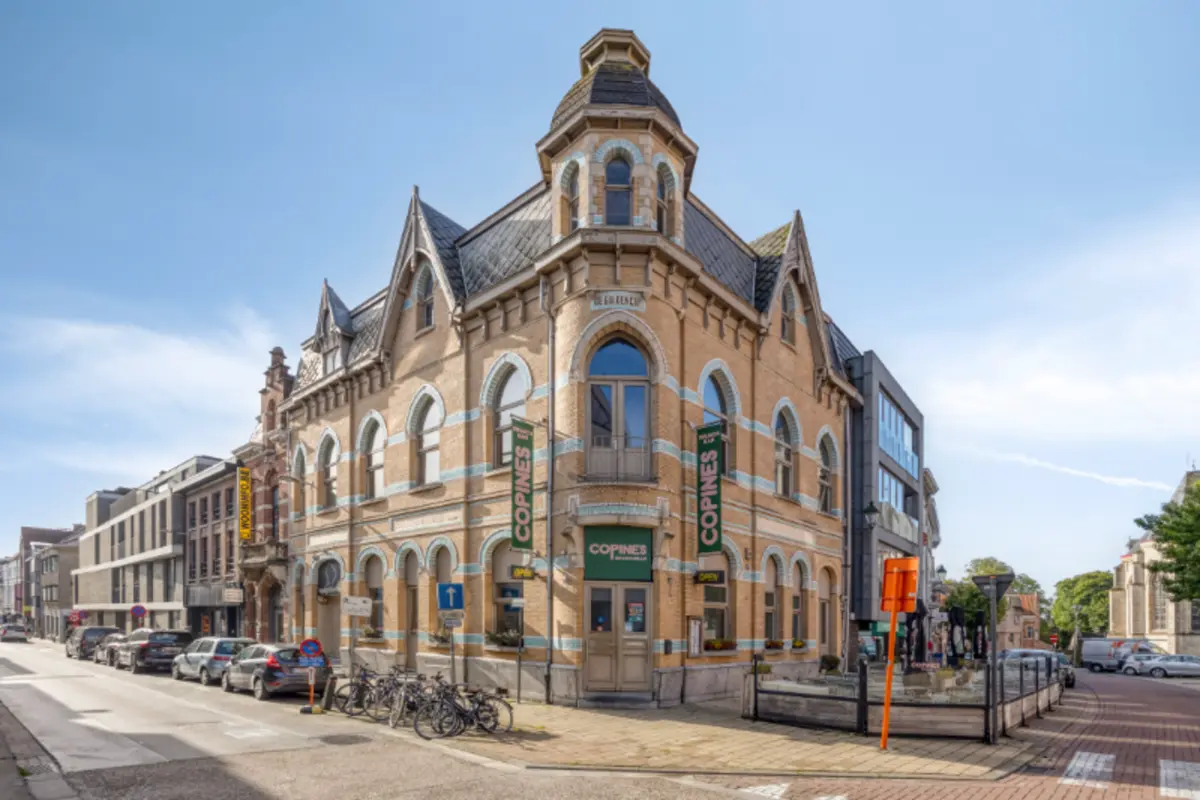 Handelszaak te  koop in Temse 9140 615000.00€  slaapkamers 330.00m² - Zoekertje 770265