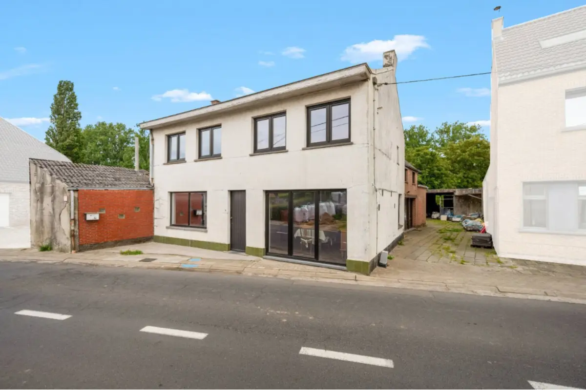 Huis te  koop in Haaltert 9450 299000.00€ 6 slaapkamers m² - Zoekertje 769981