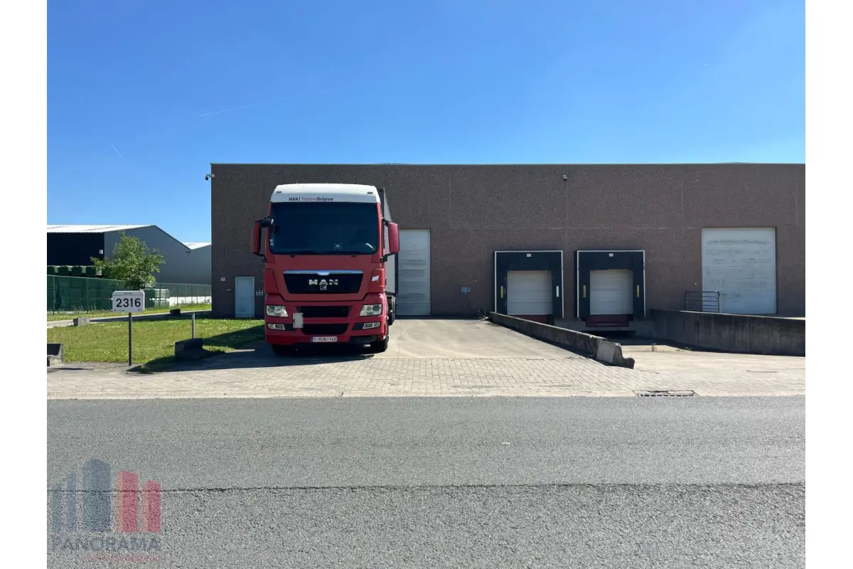 Handelszaak te  koop in Temse 9140 1260600.00€  slaapkamers 764.00m² - Zoekertje 771247