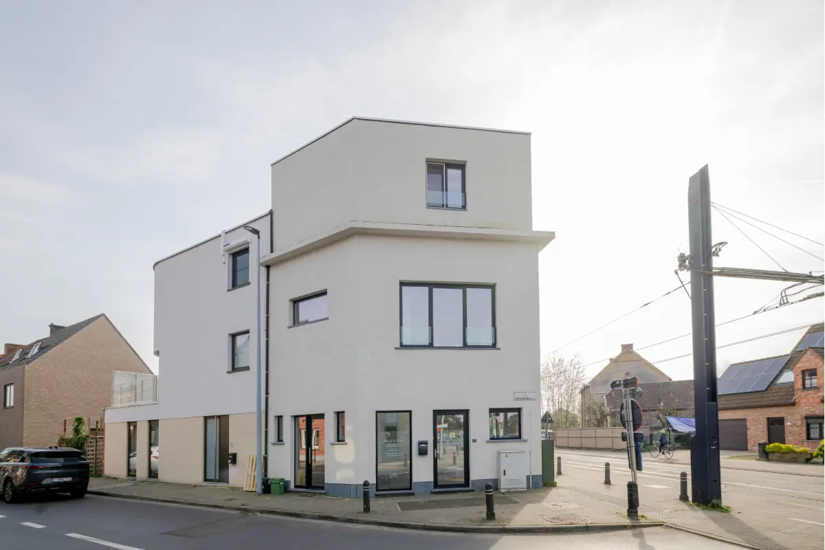 Handelszaak te  koop in Zwijnaarde 9052 389000.00€  slaapkamers 120.00m² - Zoekertje 770451