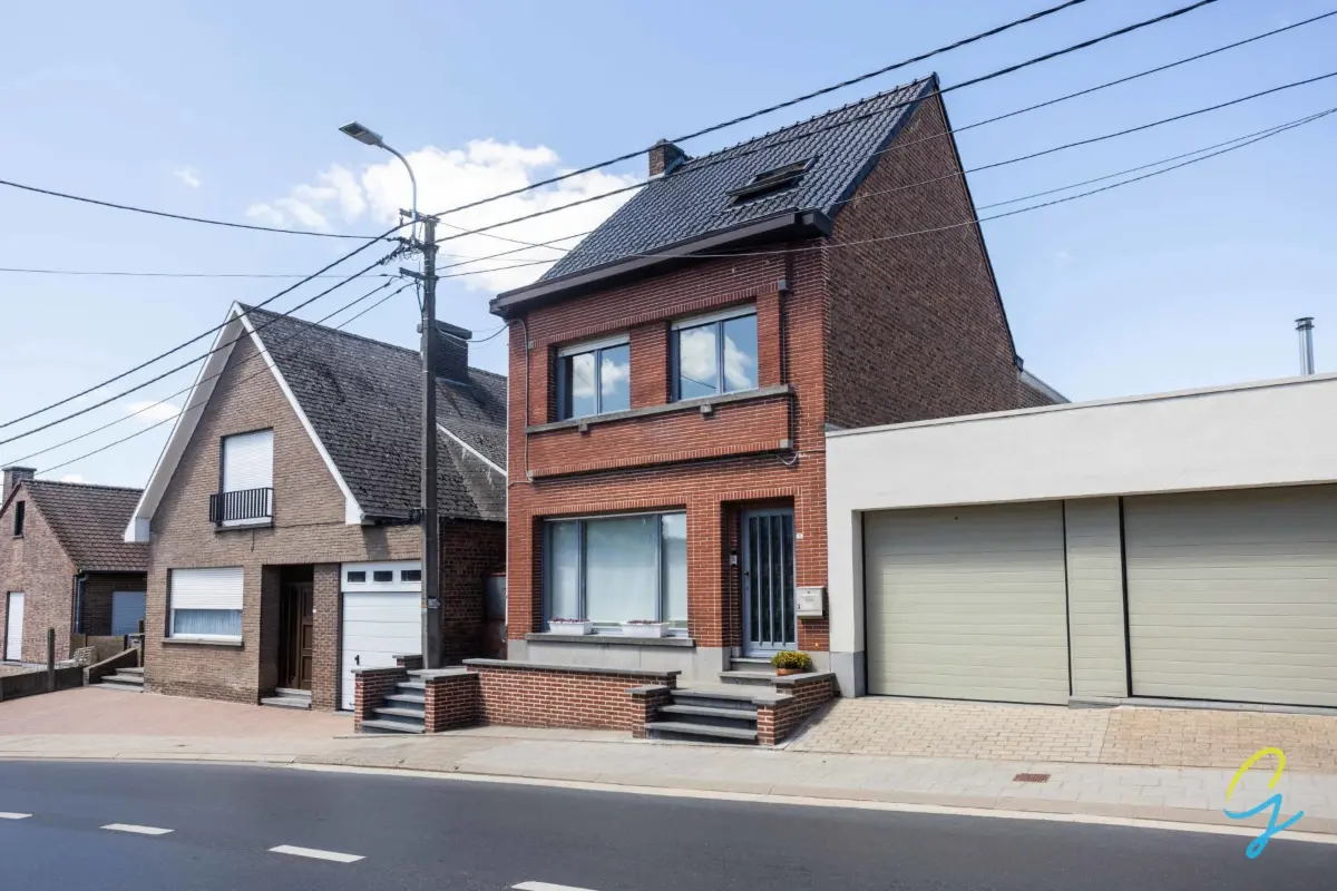 Huis te  koop in Sint-Lievens-Houtem 9520 298000.00€ 3 slaapkamers 208.00m² - Zoekertje 771656