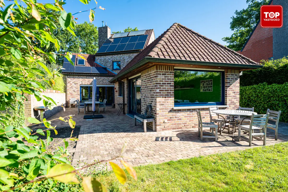 Huis te  koop in Vinderhoute 9921 649000.00€ 3 slaapkamers 231.00m² - Zoekertje 772780