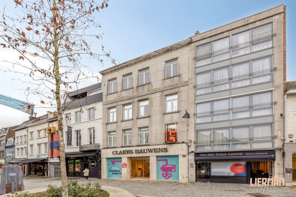 Handelszaak te  koop in Aalst 9300 795000.00€  slaapkamers m² - Zoekertje 772670