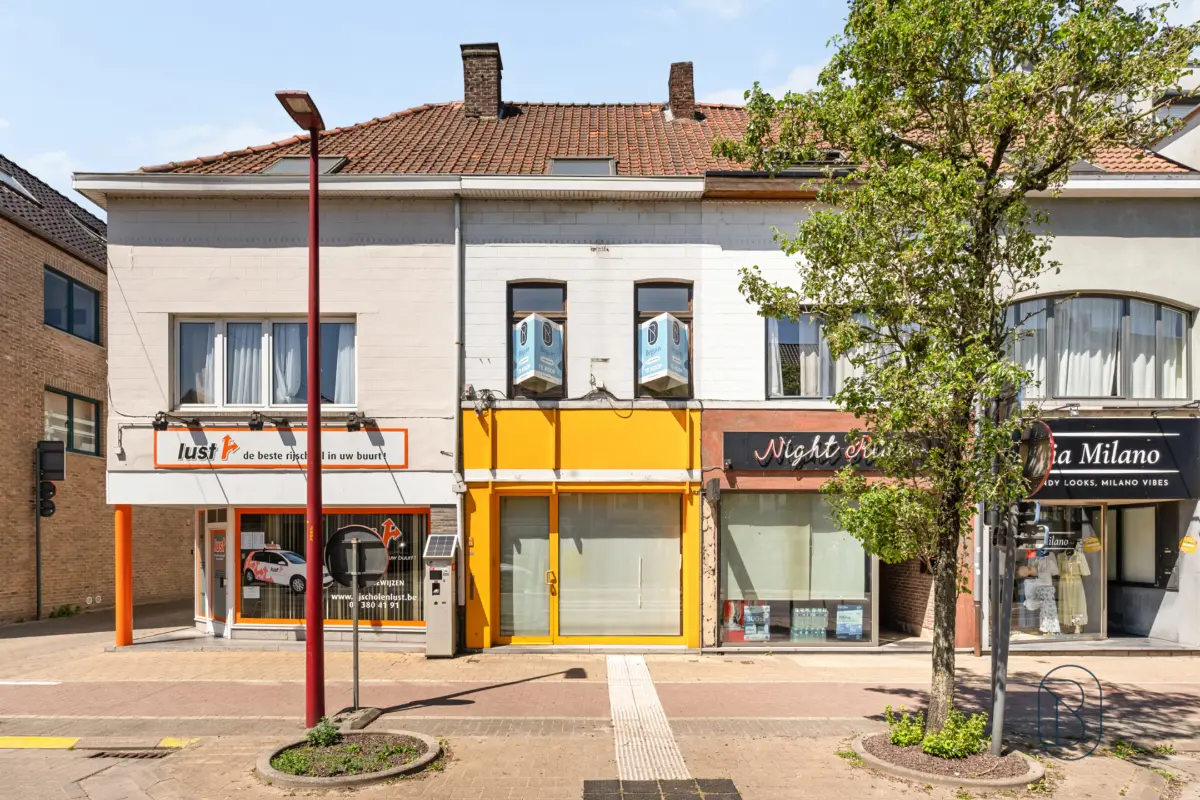 Mixgebouw te  koop in Deinze 9800 198000.00€ 3 slaapkamers 110.00m² - Zoekertje 773260