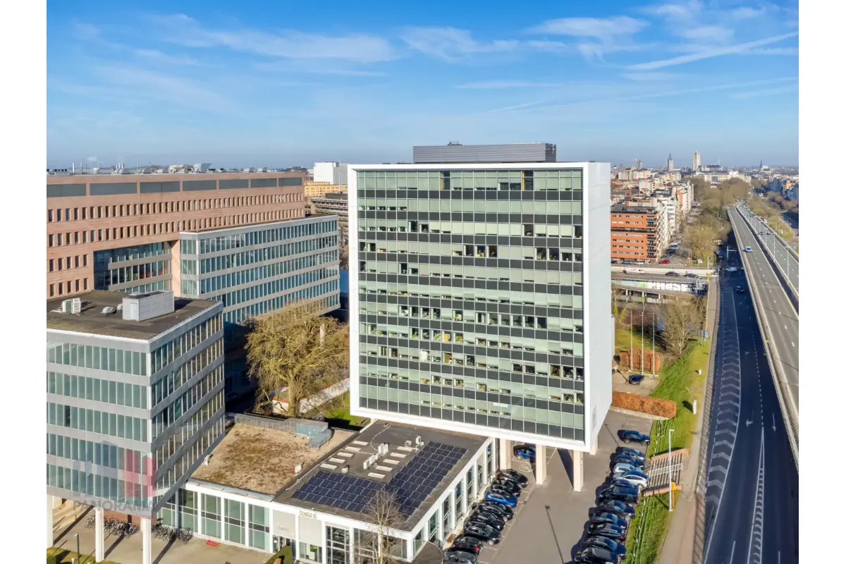 Handelszaak te  huur in Gentbrugge 9050 3908.00€  slaapkamers 335.00m² - Zoekertje 776485