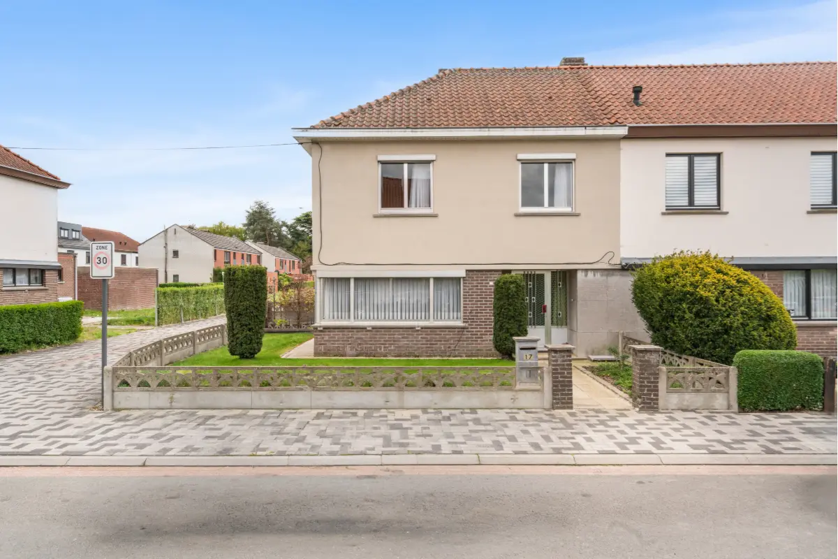 Huis te  koop in Dendermonde 9200 299000.00€ 4 slaapkamers 170.00m² - Zoekertje 776218