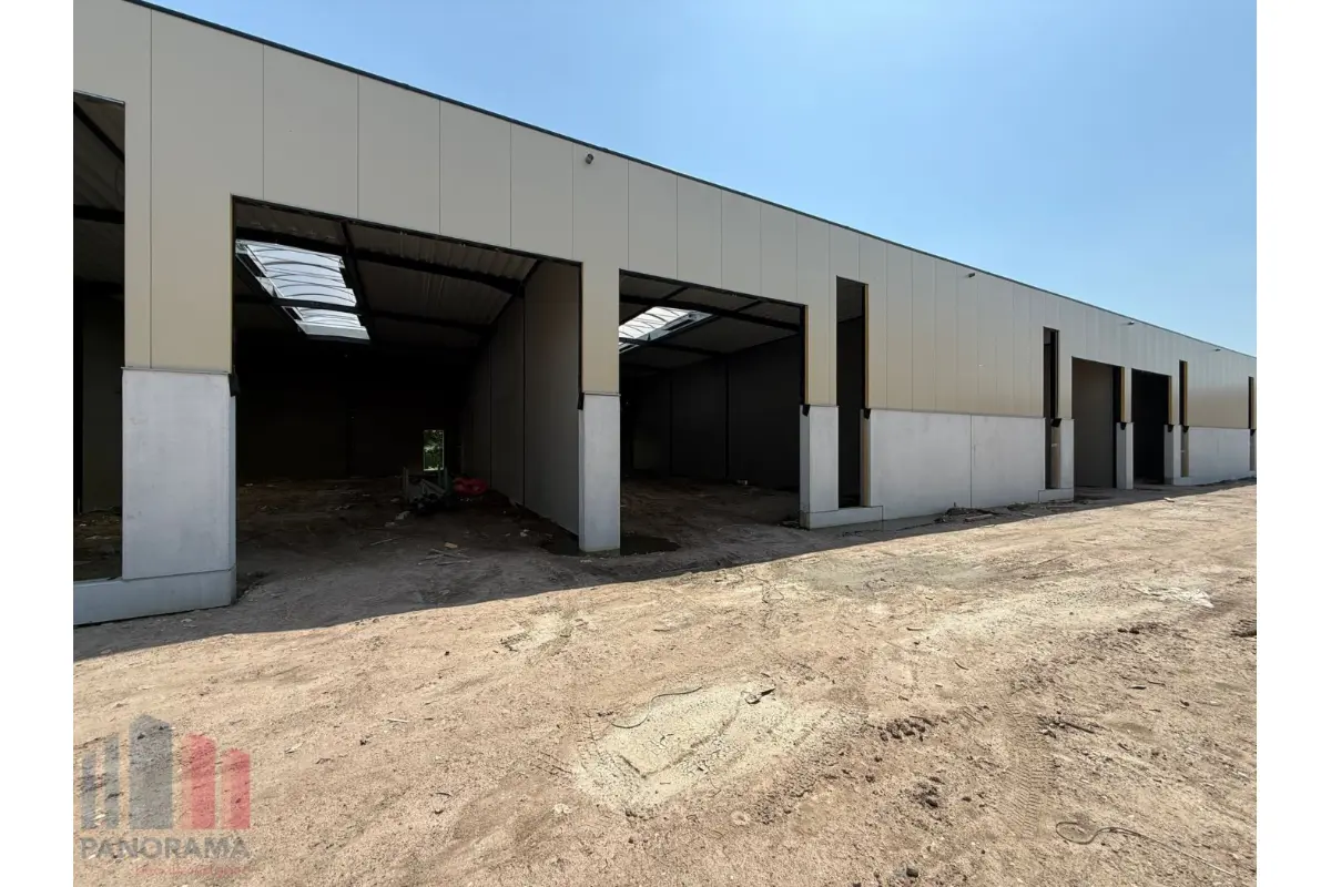 Handelszaak te  koop in Evergem 9940 388478.00€  slaapkamers 253.00m² - Zoekertje 776476