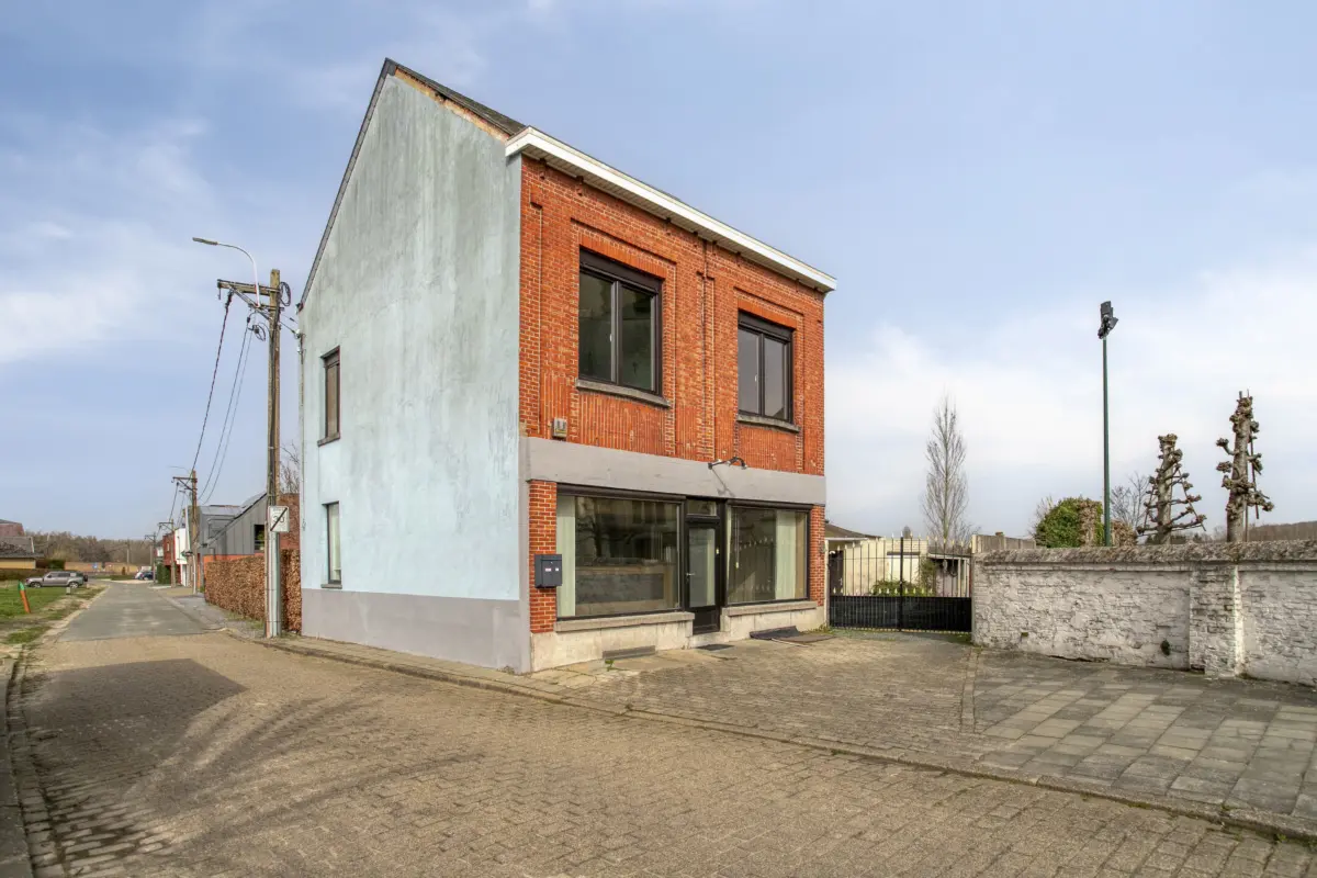 Mixgebouw te  koop in Schellebelle 9260 235000.00€ 4 slaapkamers 148.00m² - Zoekertje 775861
