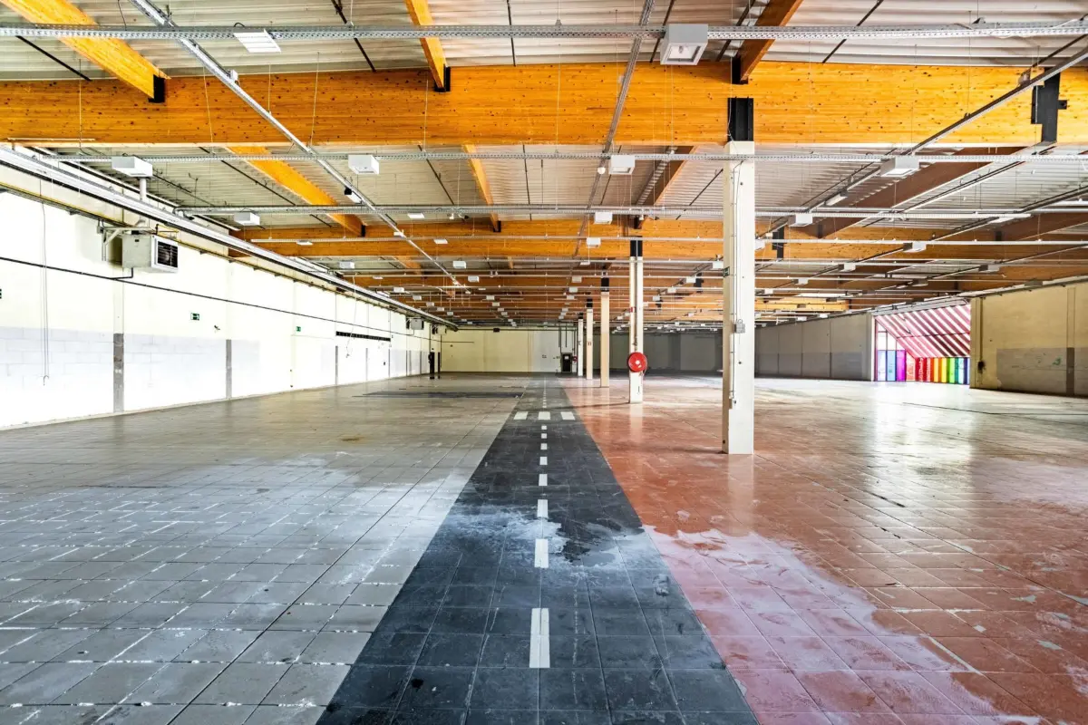 Handelszaak te  koop in Geraardsbergen 9500 975000.00€  slaapkamers 650.00m² - Zoekertje 777050