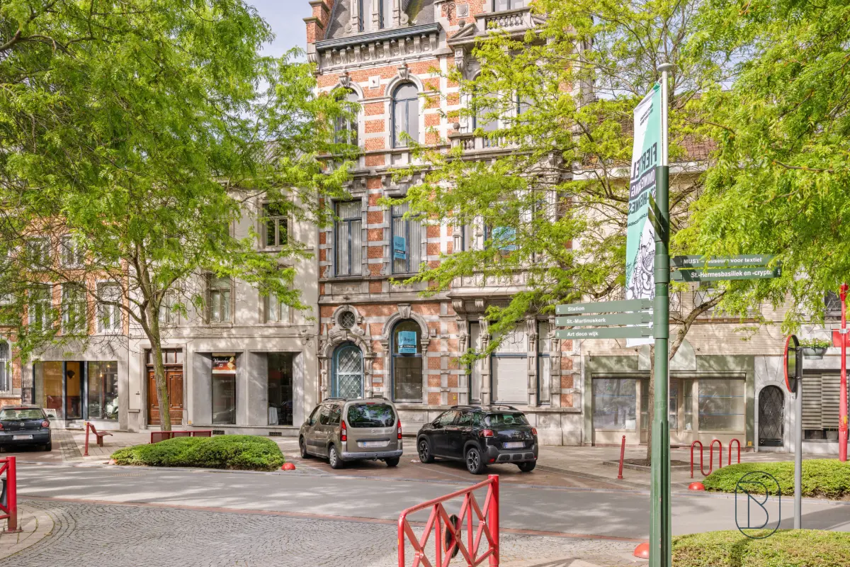 Huis te  koop in Ronse 9600 695000.00€ 6 slaapkamers 910.00m² - Zoekertje 776914