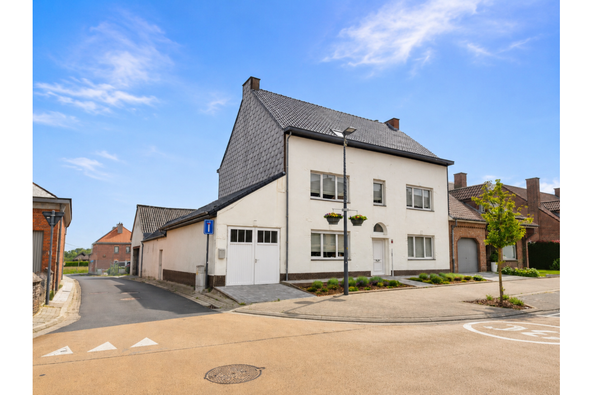 Huis te  koop in Haaltert 9450 399000.00€ 4 slaapkamers 240.00m² - Zoekertje 776857