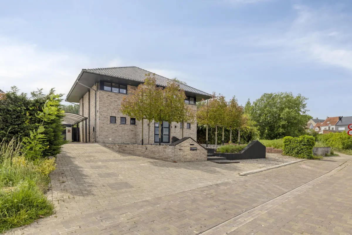 Huis te  koop in Denderleeuw 9470 899000.00€ 5 slaapkamers m² - Zoekertje 778435